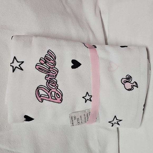 Barbie 2 Pack Bathroom Hand Towels Cotton Barbie Logo Mattel - Picture 3 of 5